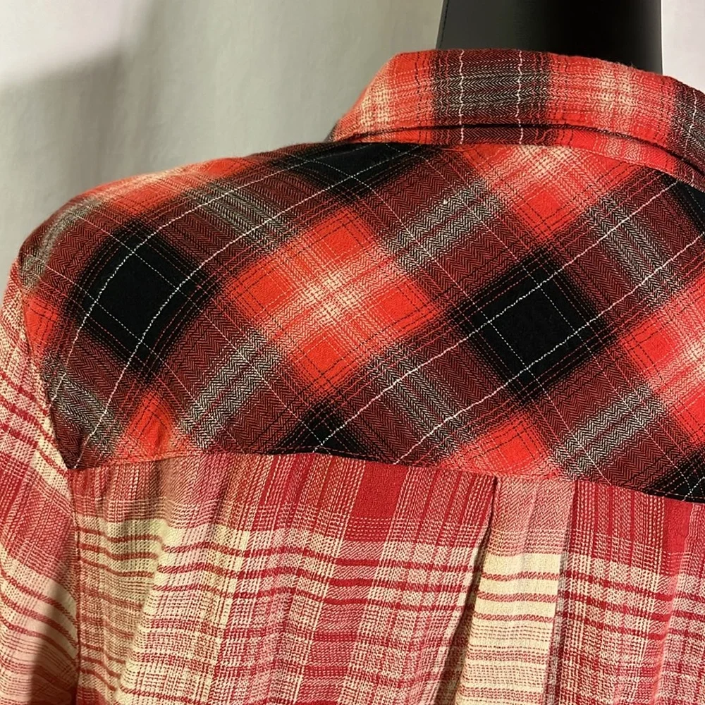 C&C California Chrysanthemum Red Mixed Plaid High Low Button Down Shirt - Picture 11 of 16